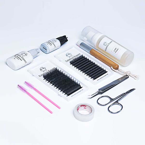 Bild von unterscheidlichen Wimpernprodukten von Estetica Expert